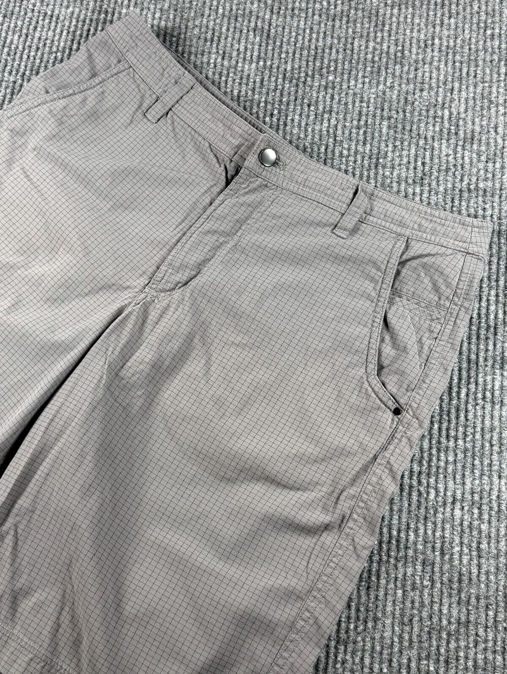 Lululemon Commision Shorts Mens 34 Gray Grid Check 5-Pocket Athletic